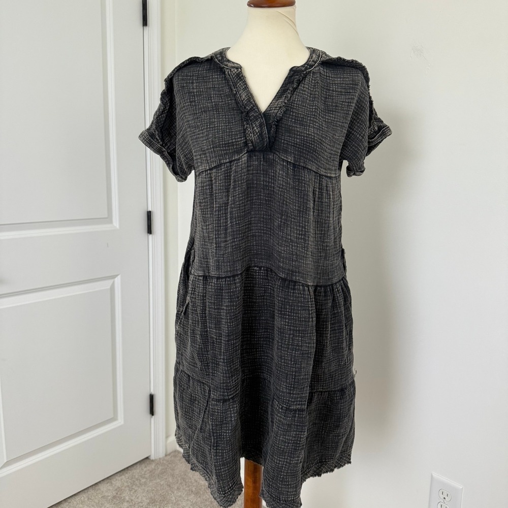 ZENANA Distressed Tiered V Neck Short Sleeve Dress S/M Gauze Cotton Raw Edges‎